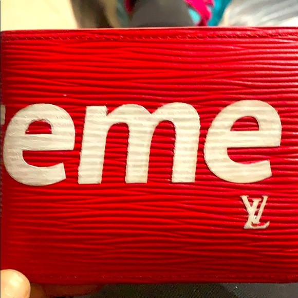 Supreme-Lois Vuitton wallet - Picture 2 of 5